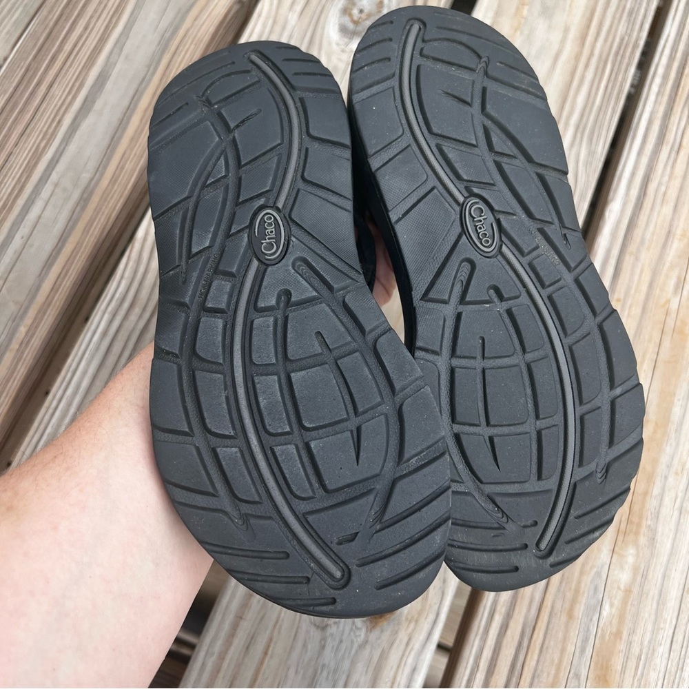 Chaco Cloud Black Strappy Toe Loop Athletic Sanda… - image 8